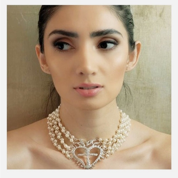 Virgins Saints & Angels VSA La Queen Collar Statement Necklace Pearl & Silver - Picture 5 of 5